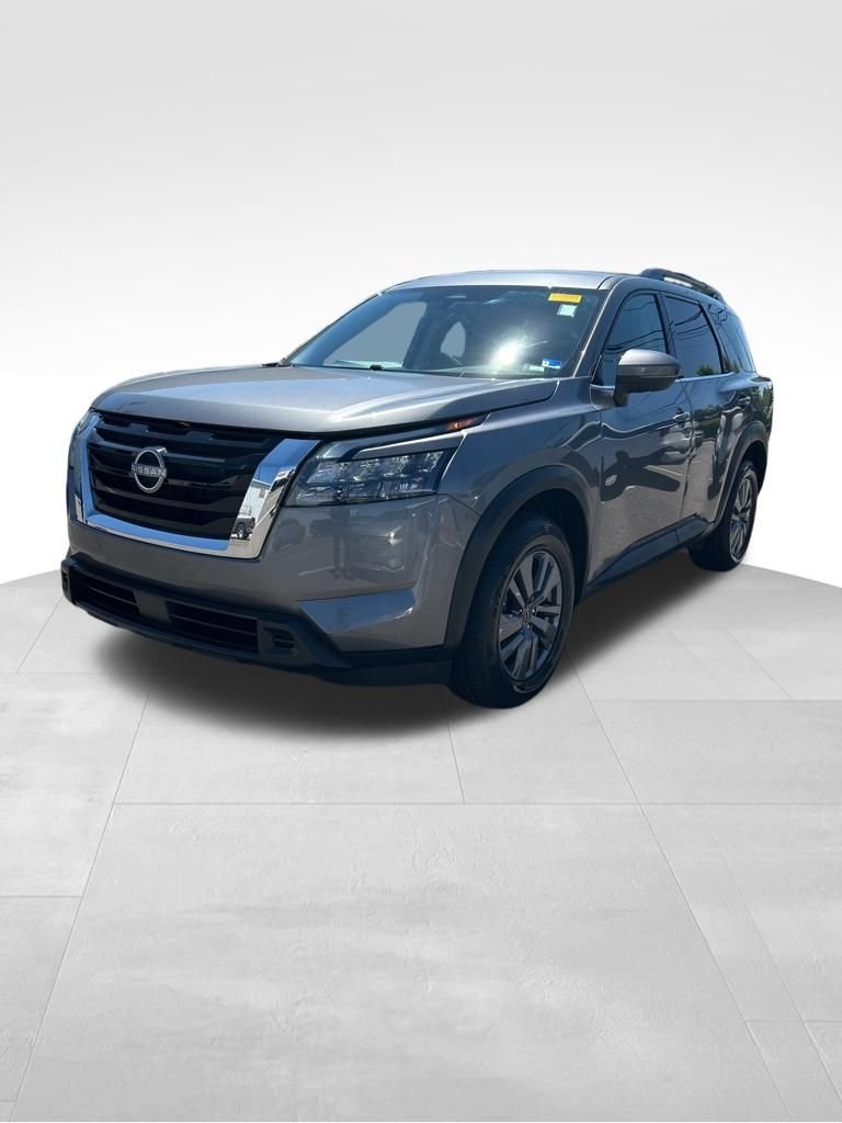 Used 2025 Gray Nissan SV image 2