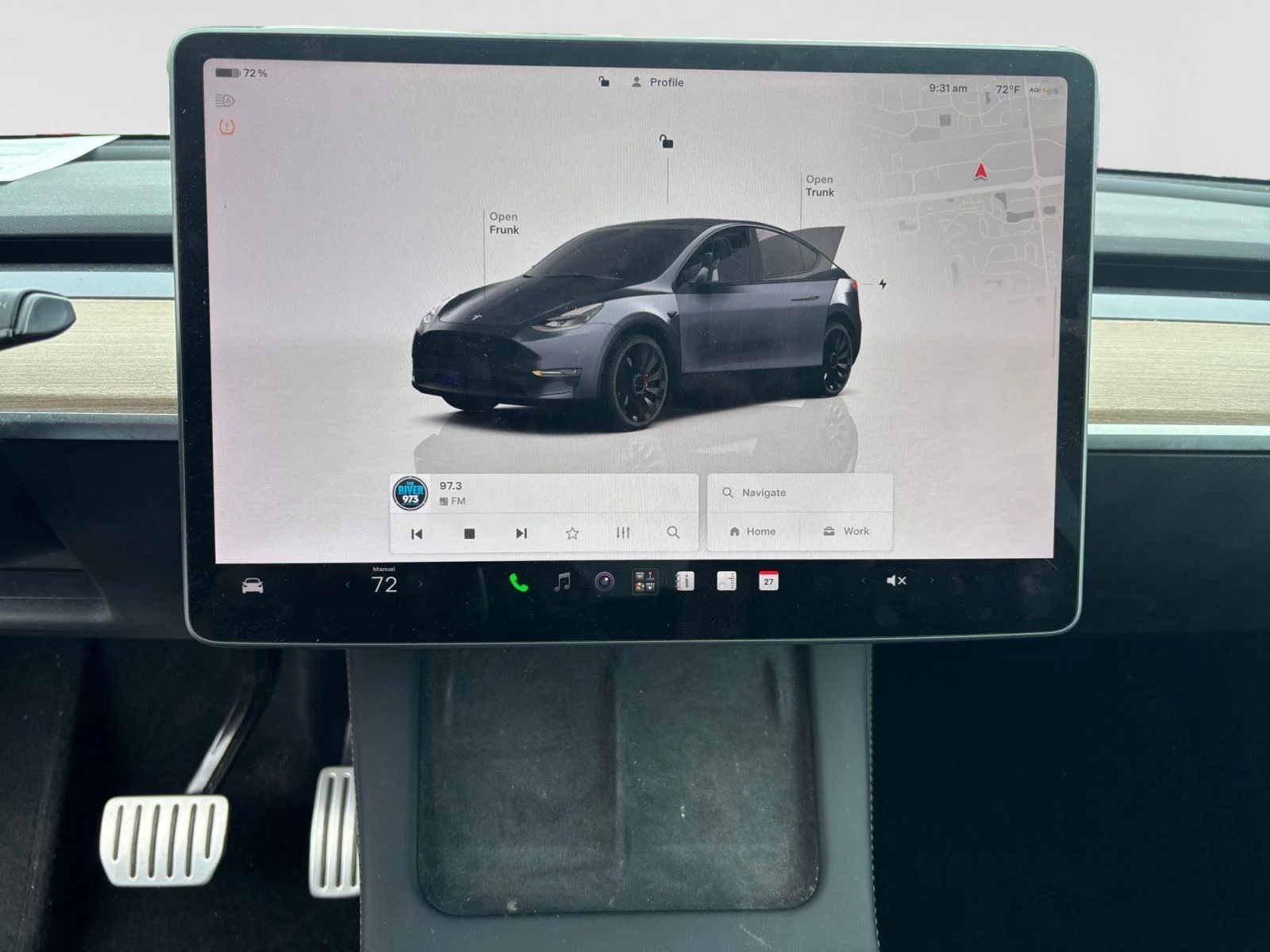 Used 2023  Tesla Performance image 12