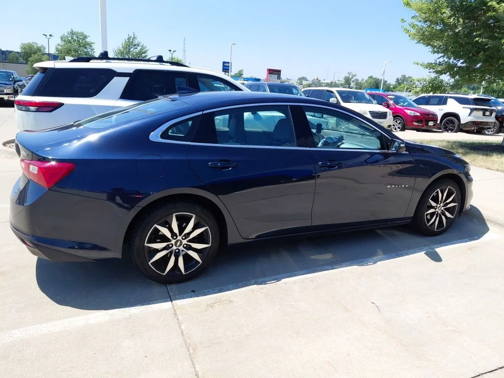 Used 2018 Blue Chevrolet LT image 5