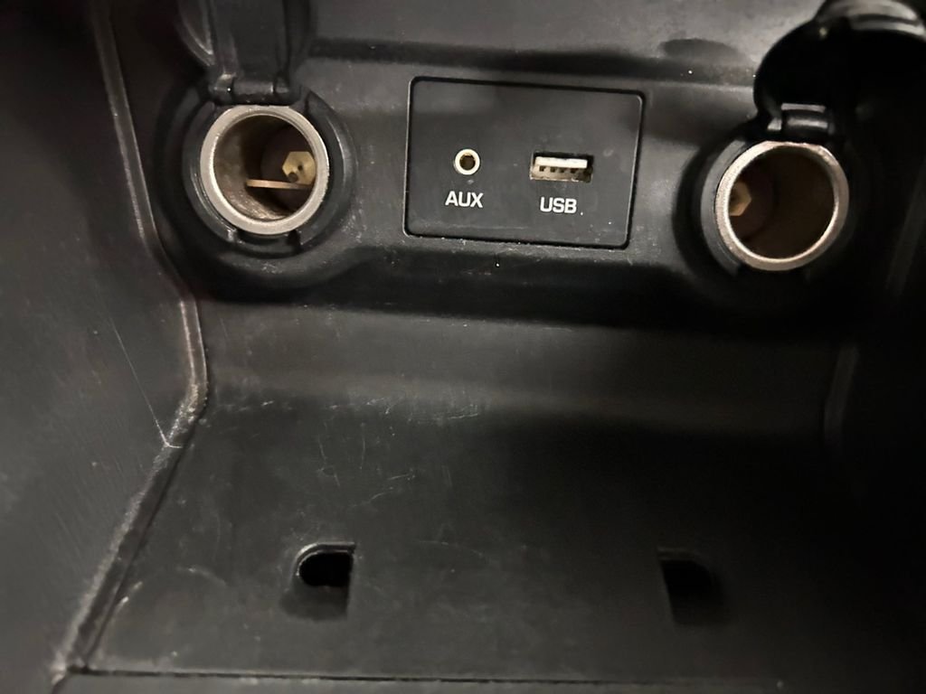 Used 2021 Black Hyundai SE image 30