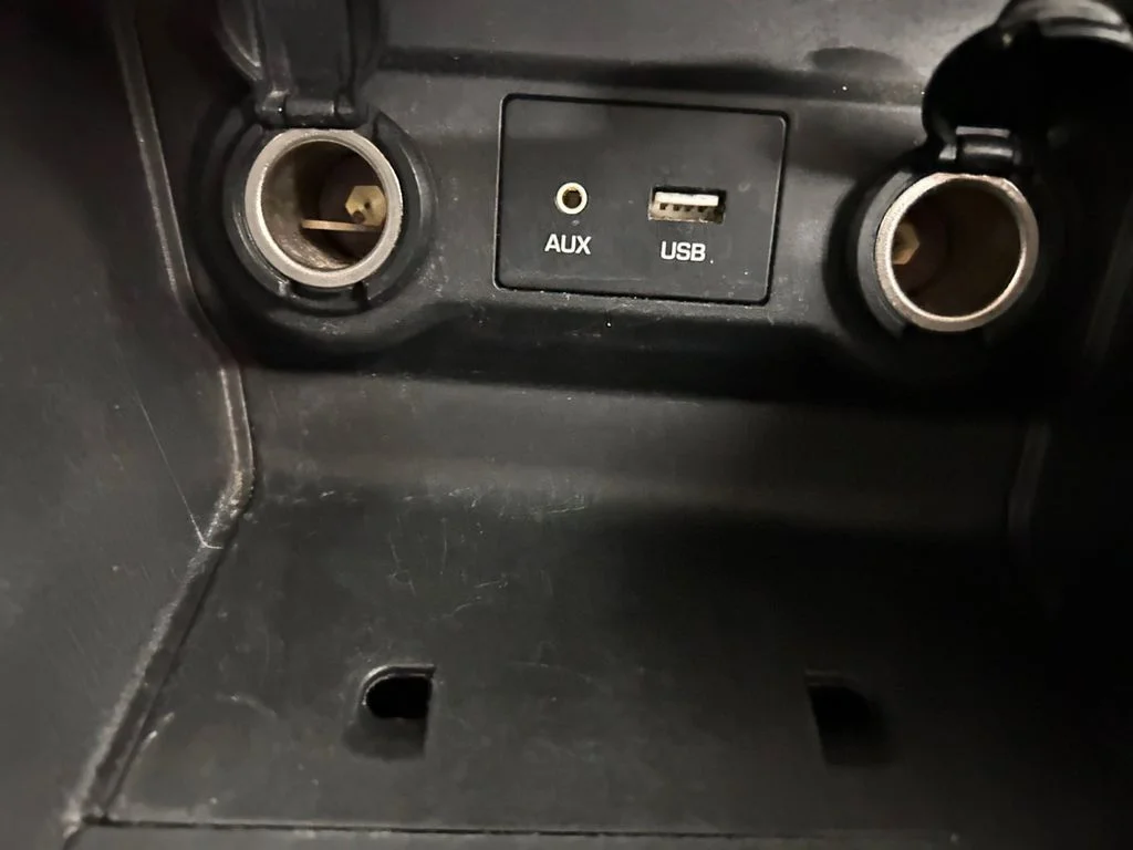 Used 2021 Black Hyundai SE image 30