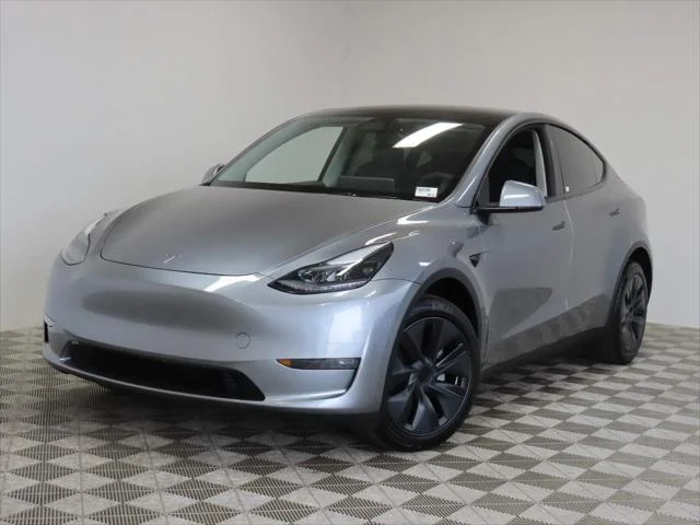 2025 Tesla Model Y Long Range Dual Motor All-Wheel Drive's photo