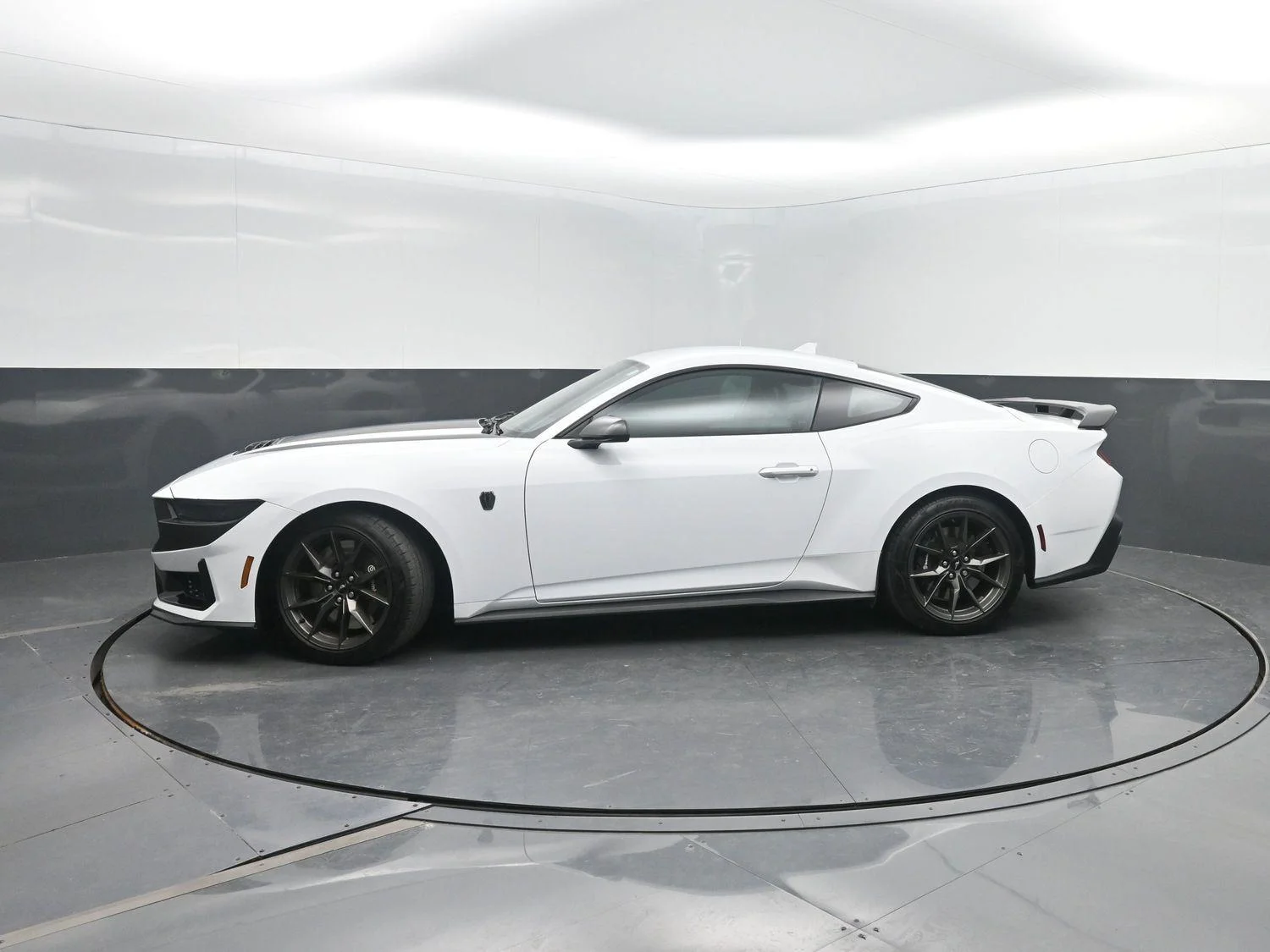 2024 Ford Mustang Dark Horse's photo