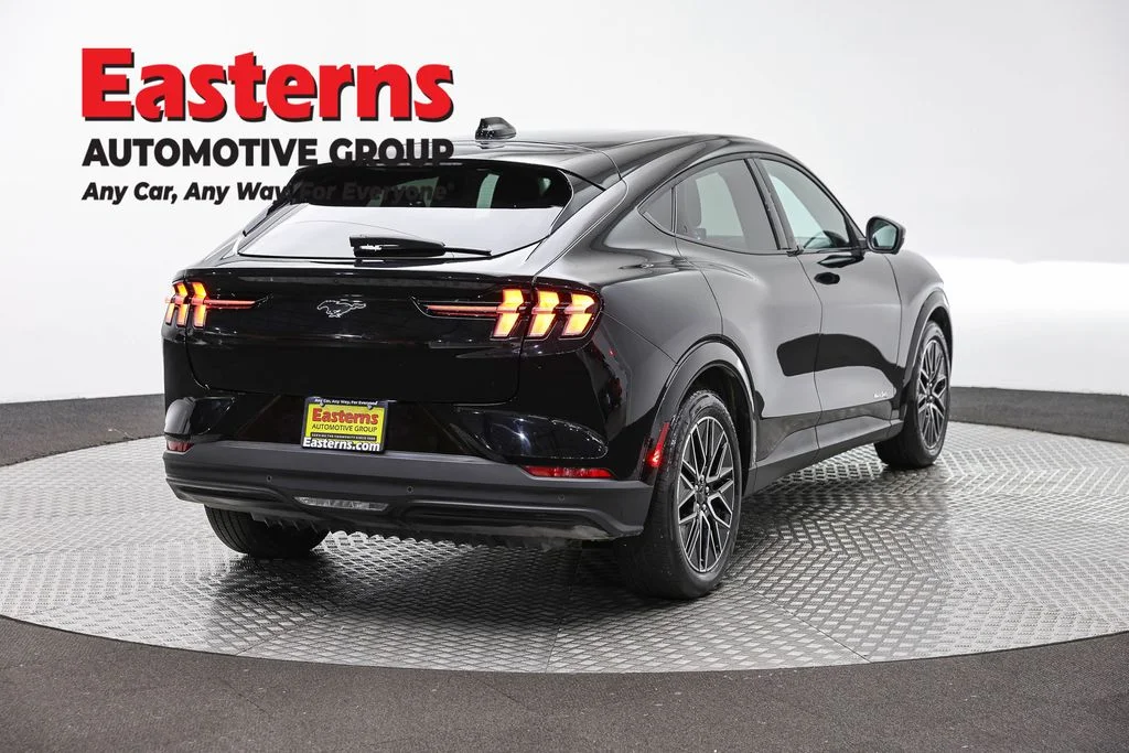 Used 2025 Black Ford Premium image 5