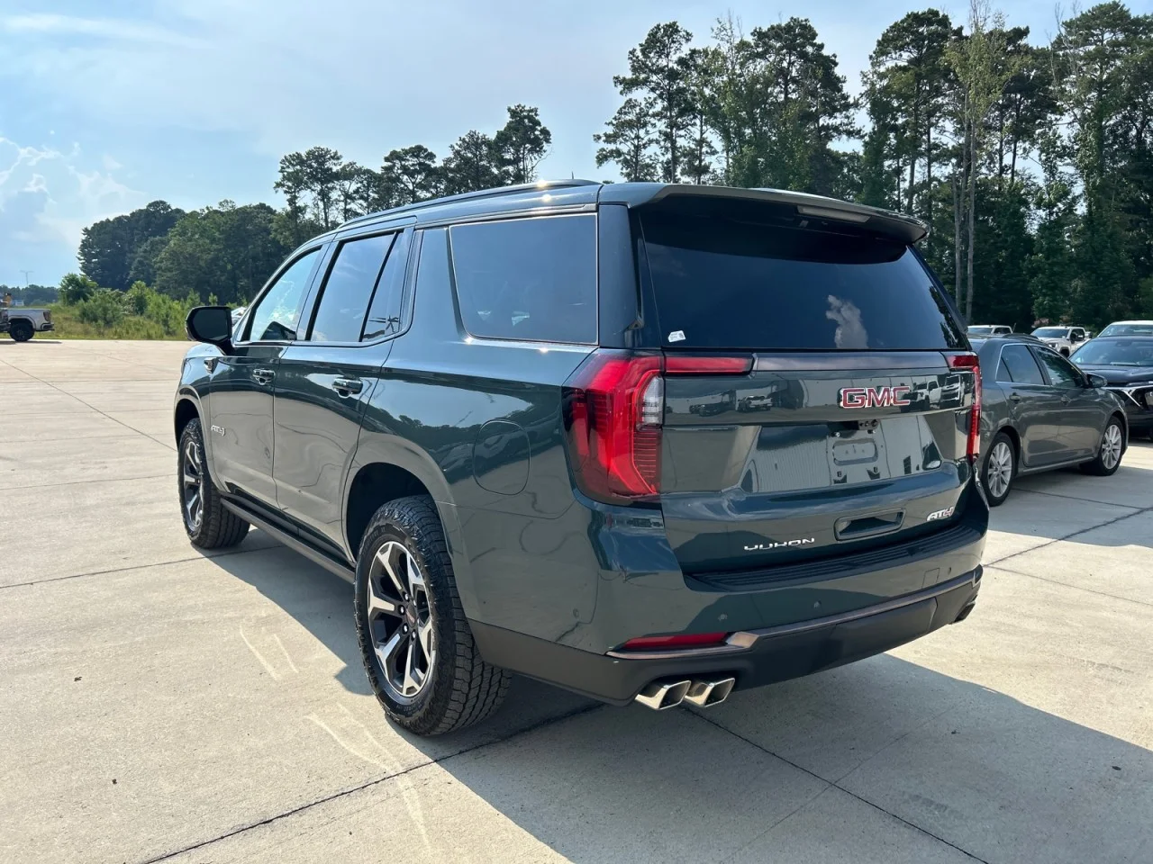 New 2026 Midnight Pine GMC AT4 Ultimate image 4