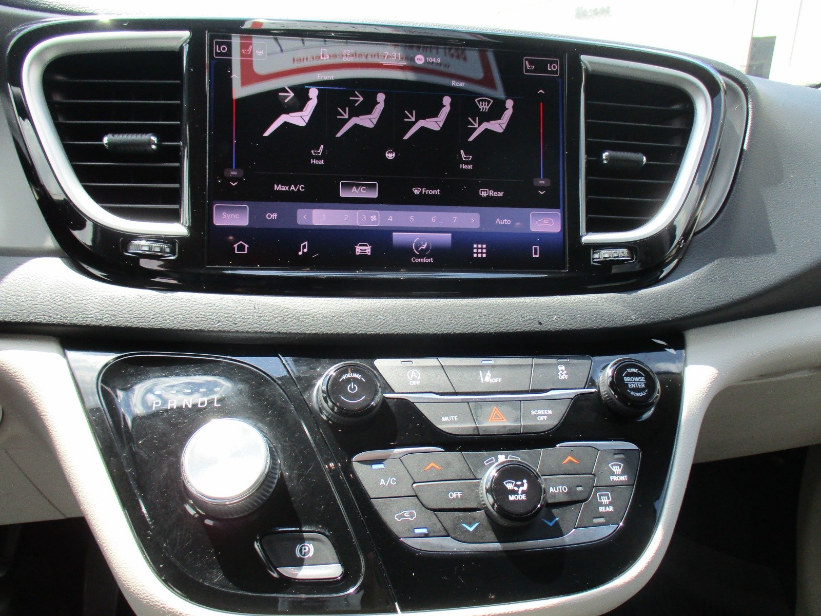 Used 2022 BLACK Chrysler Touring L image 18