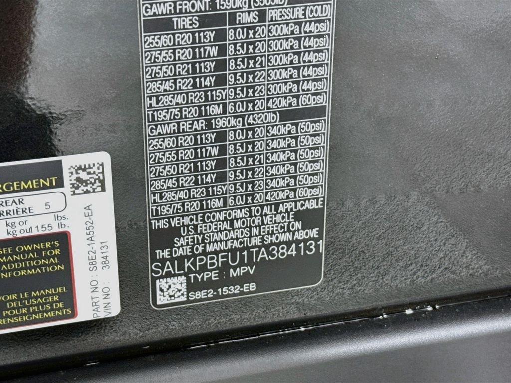 New 2026 Santorini Black Land Rover SE image 33