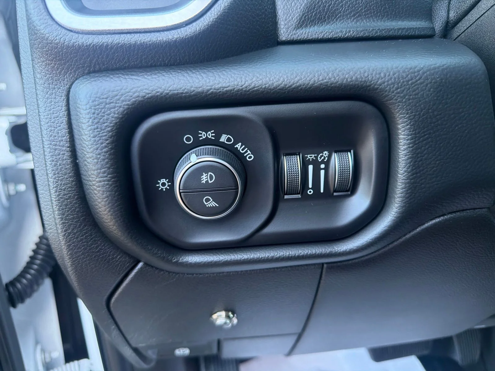 Used 2019 White Ram Big Horn image 17
