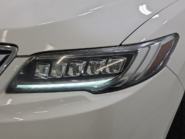 Used 2018  Acura Technology Package image 28