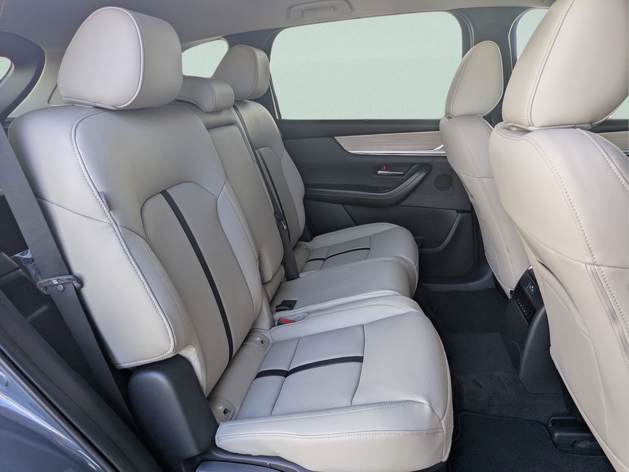 2025 Mazda CX-70 Premium Package - Photo 12