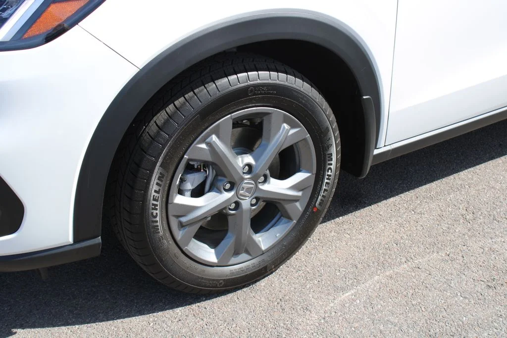 New 2026 Platinum White Pearl Honda AWD LX image 12