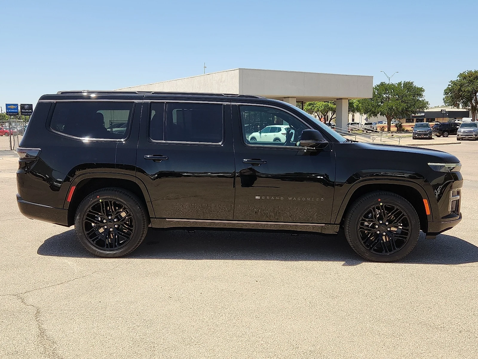 New 2026 High Gloss Black  Paint Jeep LIMITED RESERVE 4X4 image 5