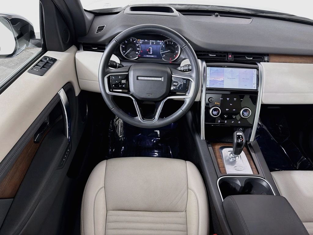 Used 2023 White Land Rover SE image 24