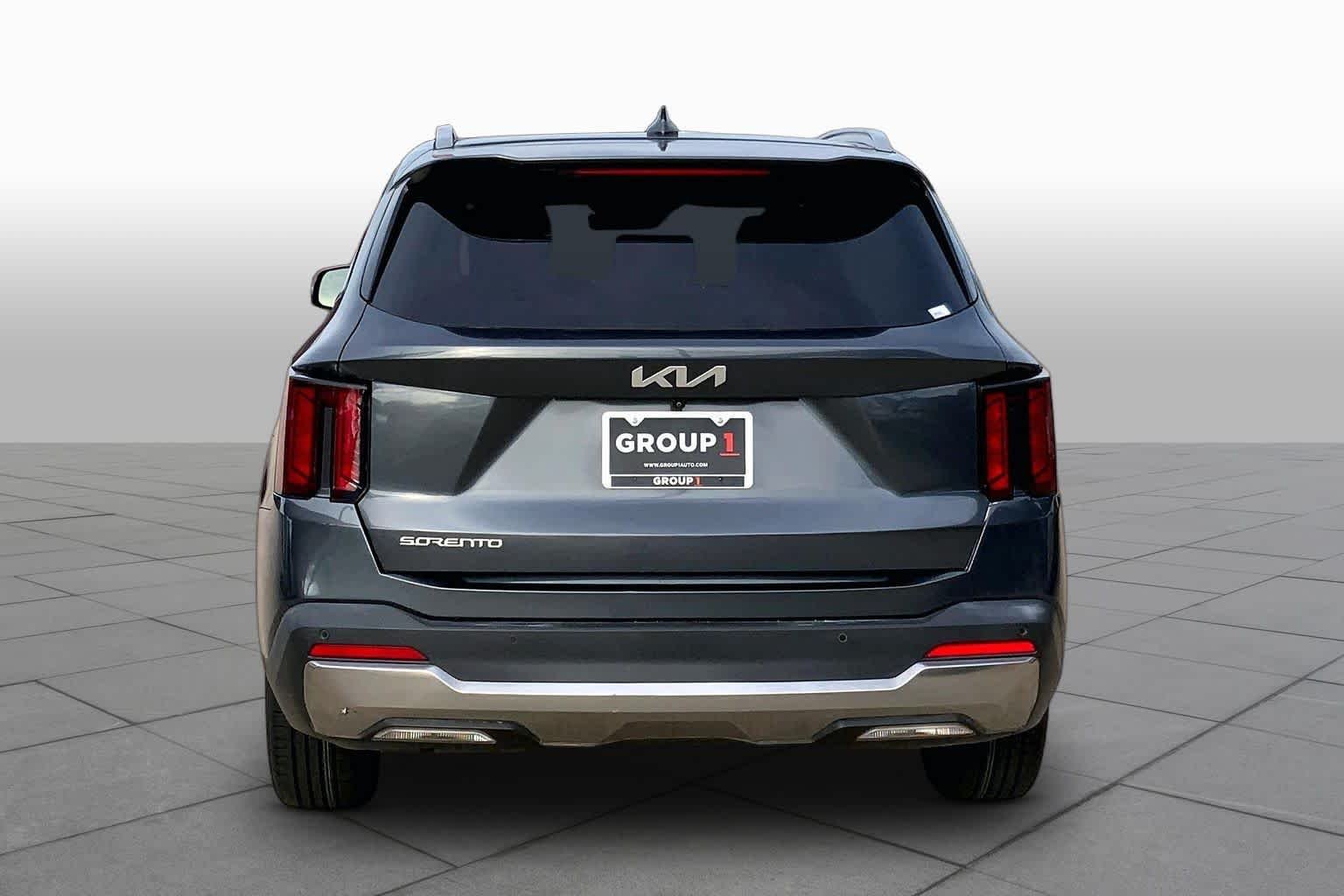 Pre-Owned 2024 Kia Sorento S