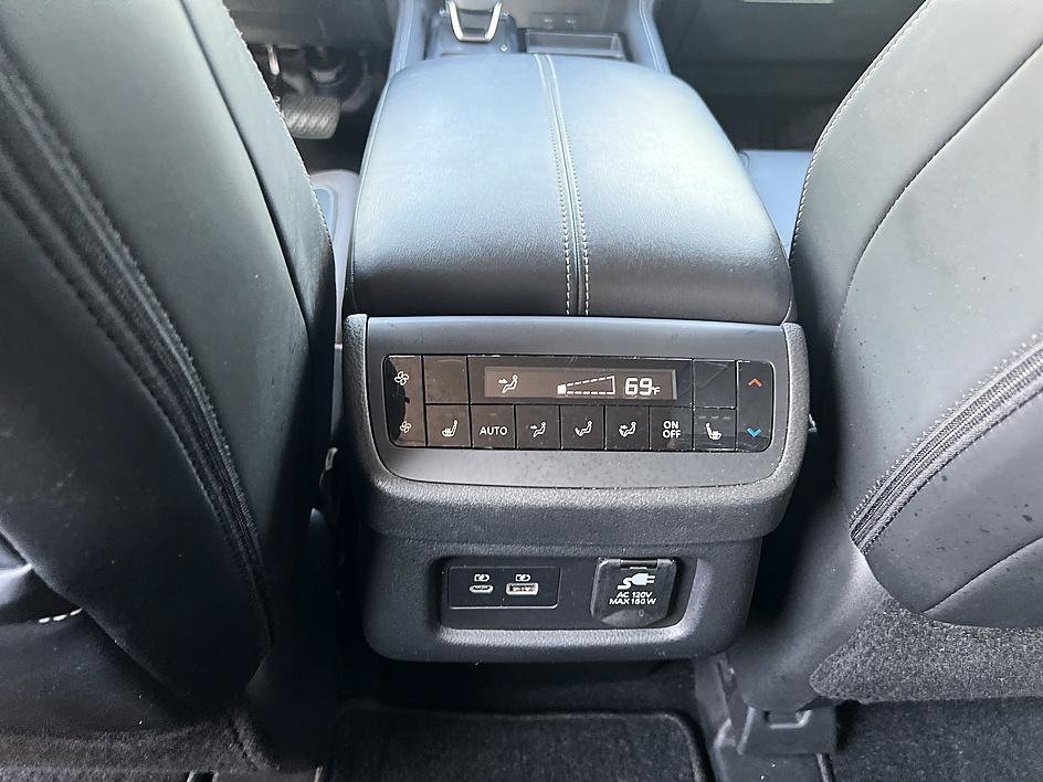 Used 2023 Scarlet Ember Tintcoat/Super Black Nissan Platinum image 31