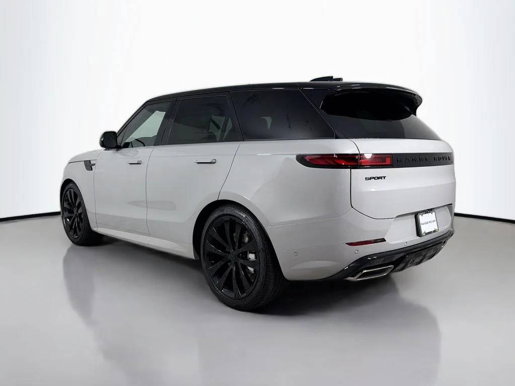 New 2026 Borasco Grey Land Rover Dynamic SE image 7