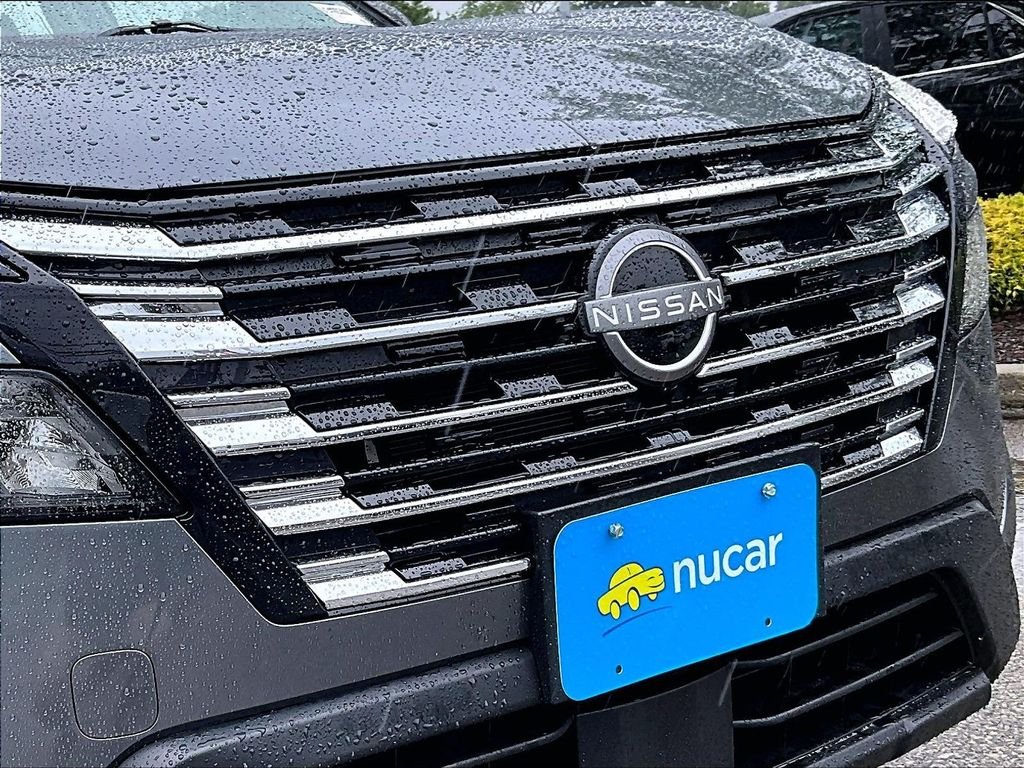 Used 2025 Gray Nissan SV image 30