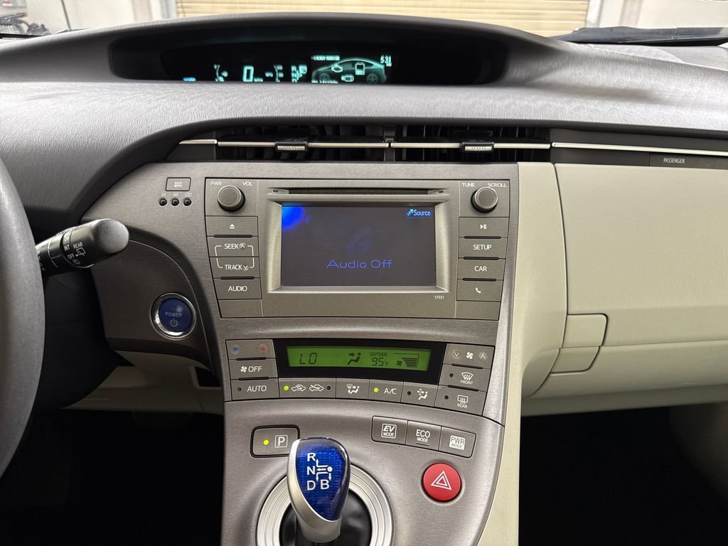 2015 Toyota Prius Two - Photo 17