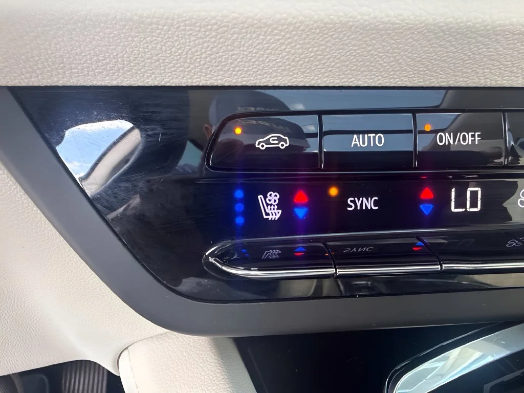 Used 2022 Blue Buick Avenir image 19