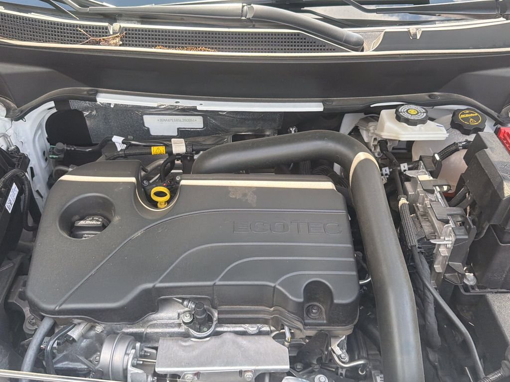 Used 2025 White Chevrolet LT image 30