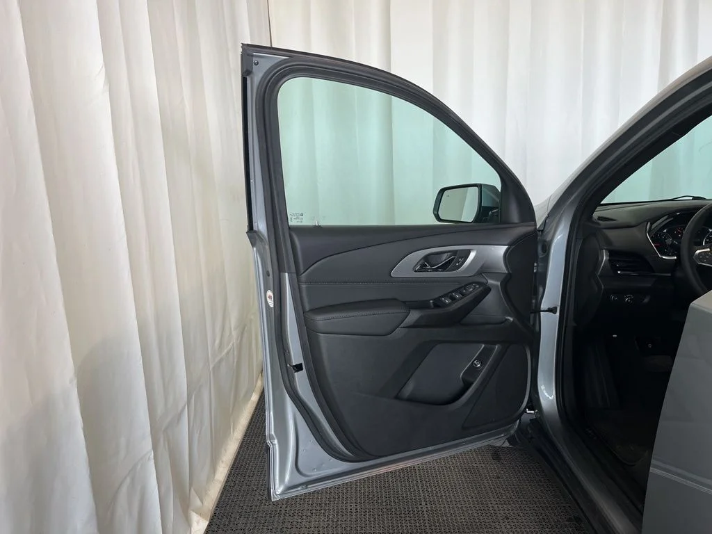 Used 2023 Gray Chevrolet LT image 14
