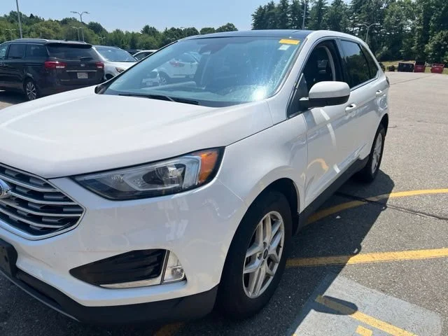 Used 2021 White Metallic Ford SEL image 7