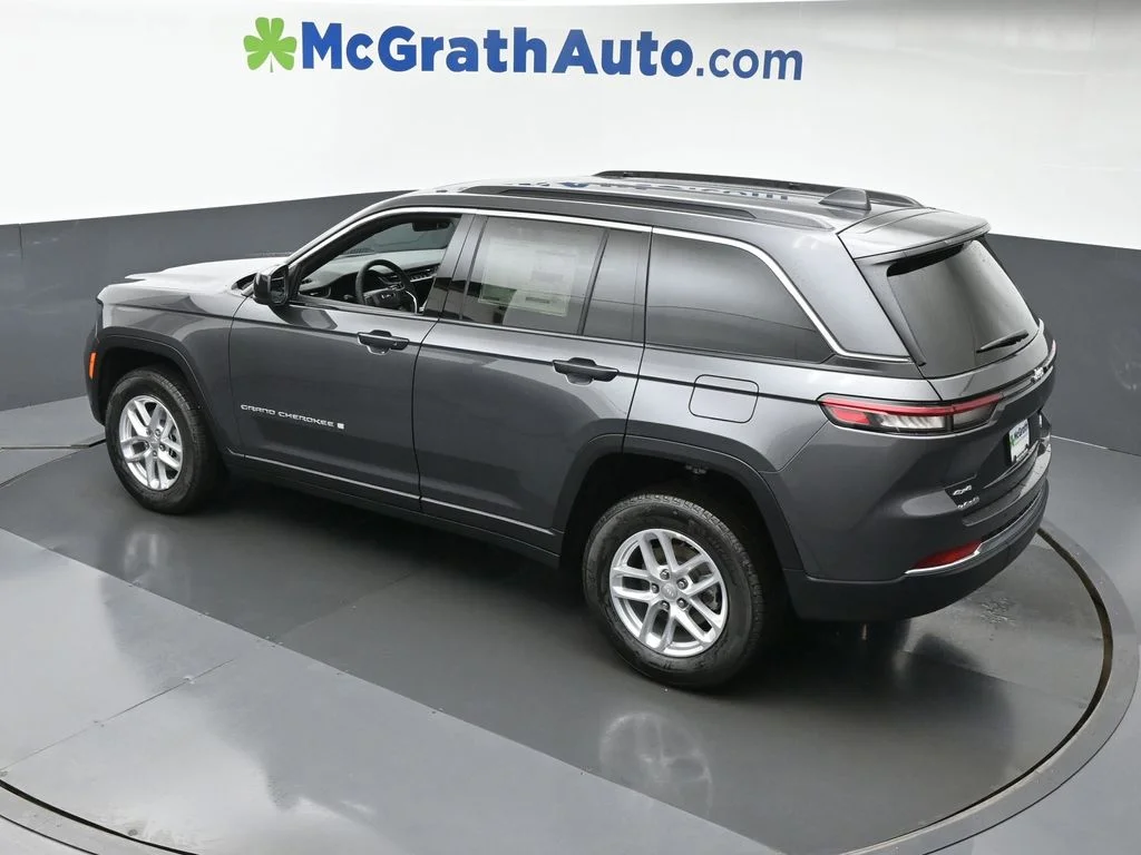 Used 2025 Gray Jeep Laredo X image 28