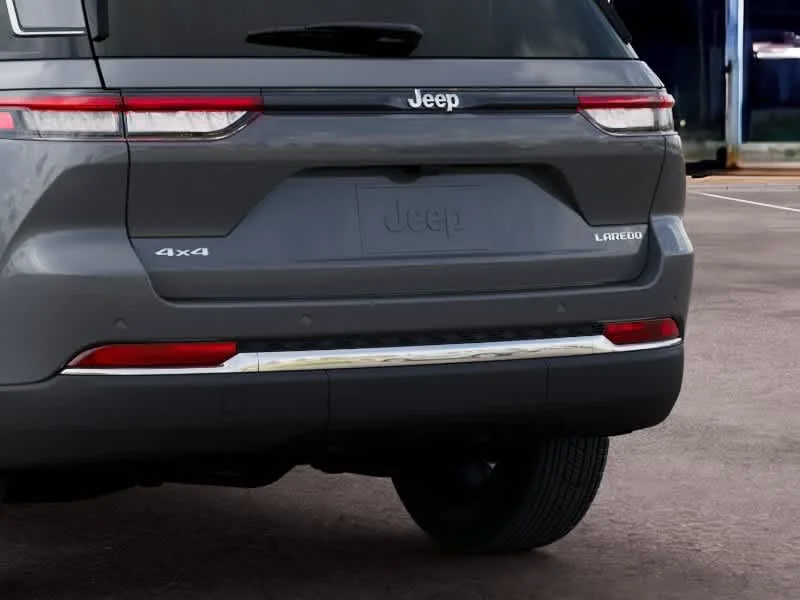 New 2027 Sting-Gray Clearcoat Jeep Laredo X image 13