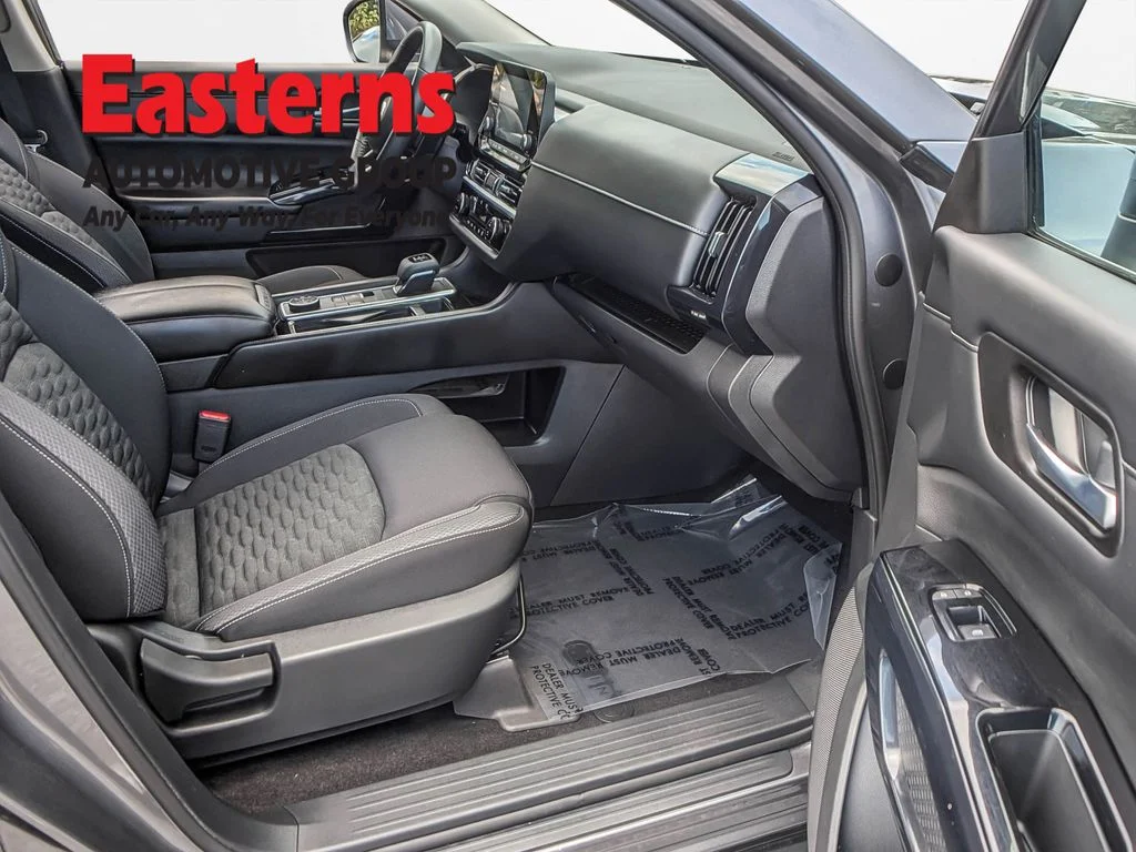 Used 2022 Gray Nissan SV image 14