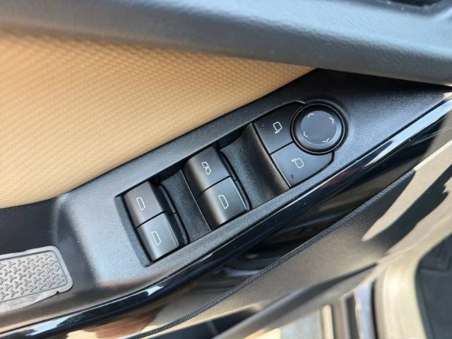 Used 2025 Black Chevrolet ACTIV image 17