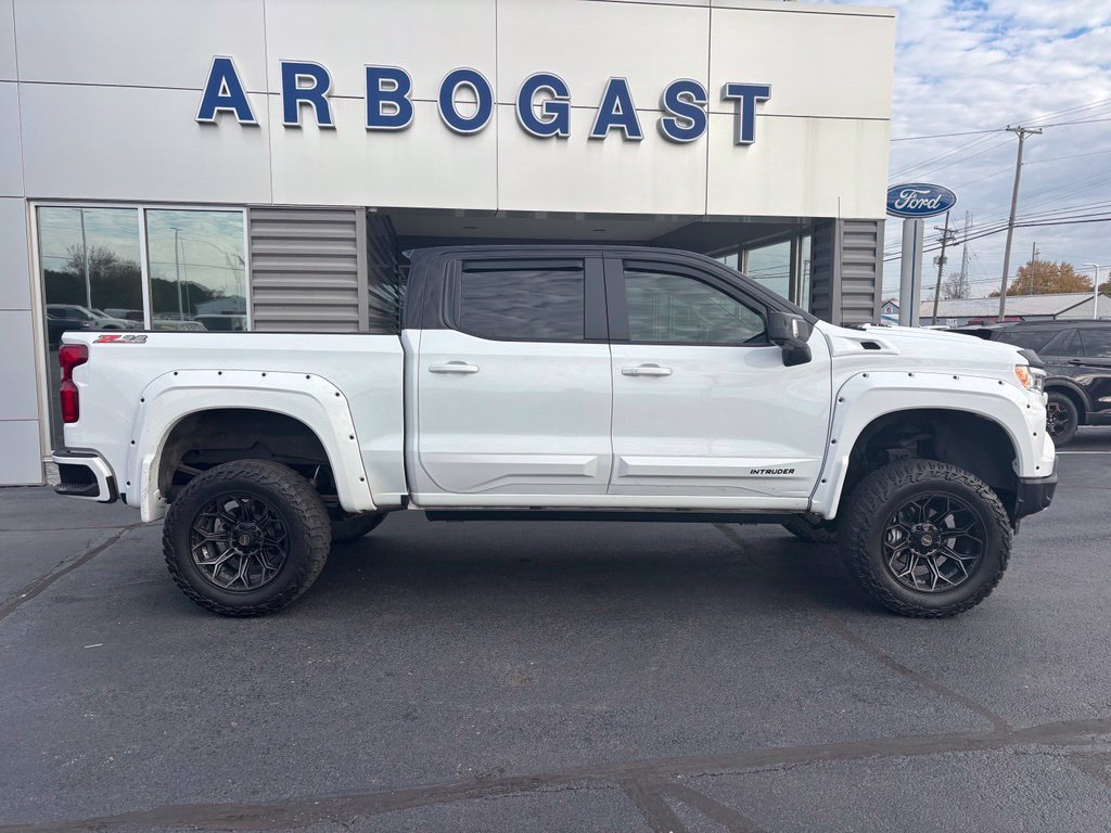 Used 2023 White Chevrolet RST image 3