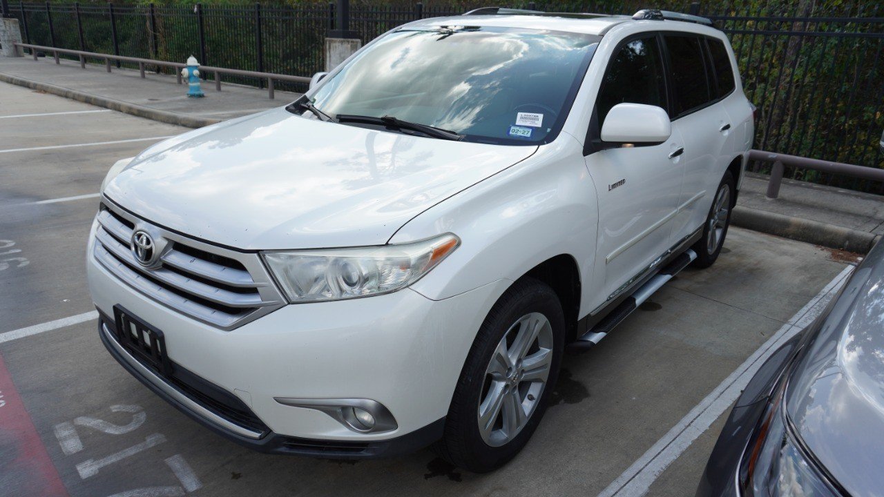 Used 2011 White Toyota Limited image 9