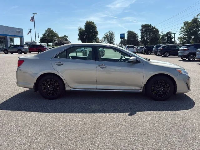 Used 2014 Creme Brulee Toyota LE image 9