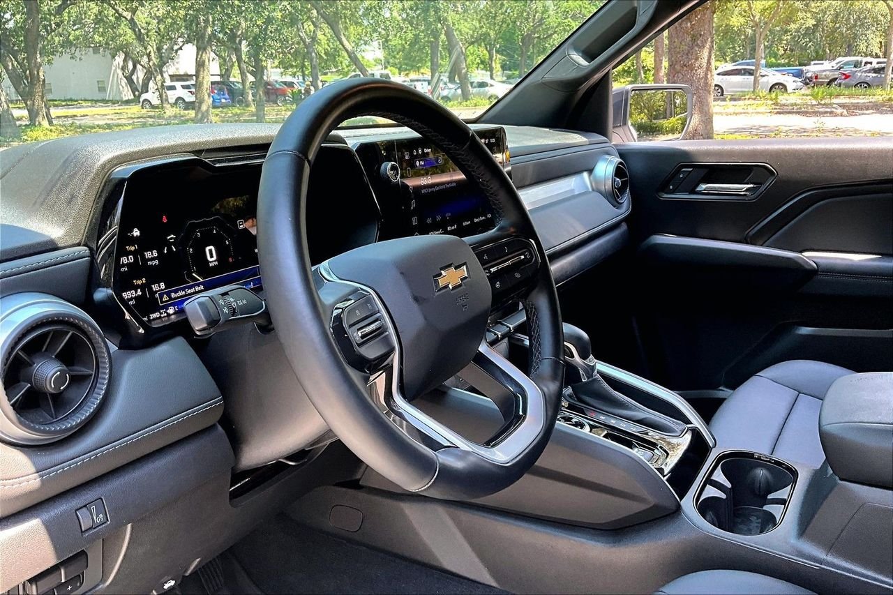 Used 2025 White Chevrolet LT image 14