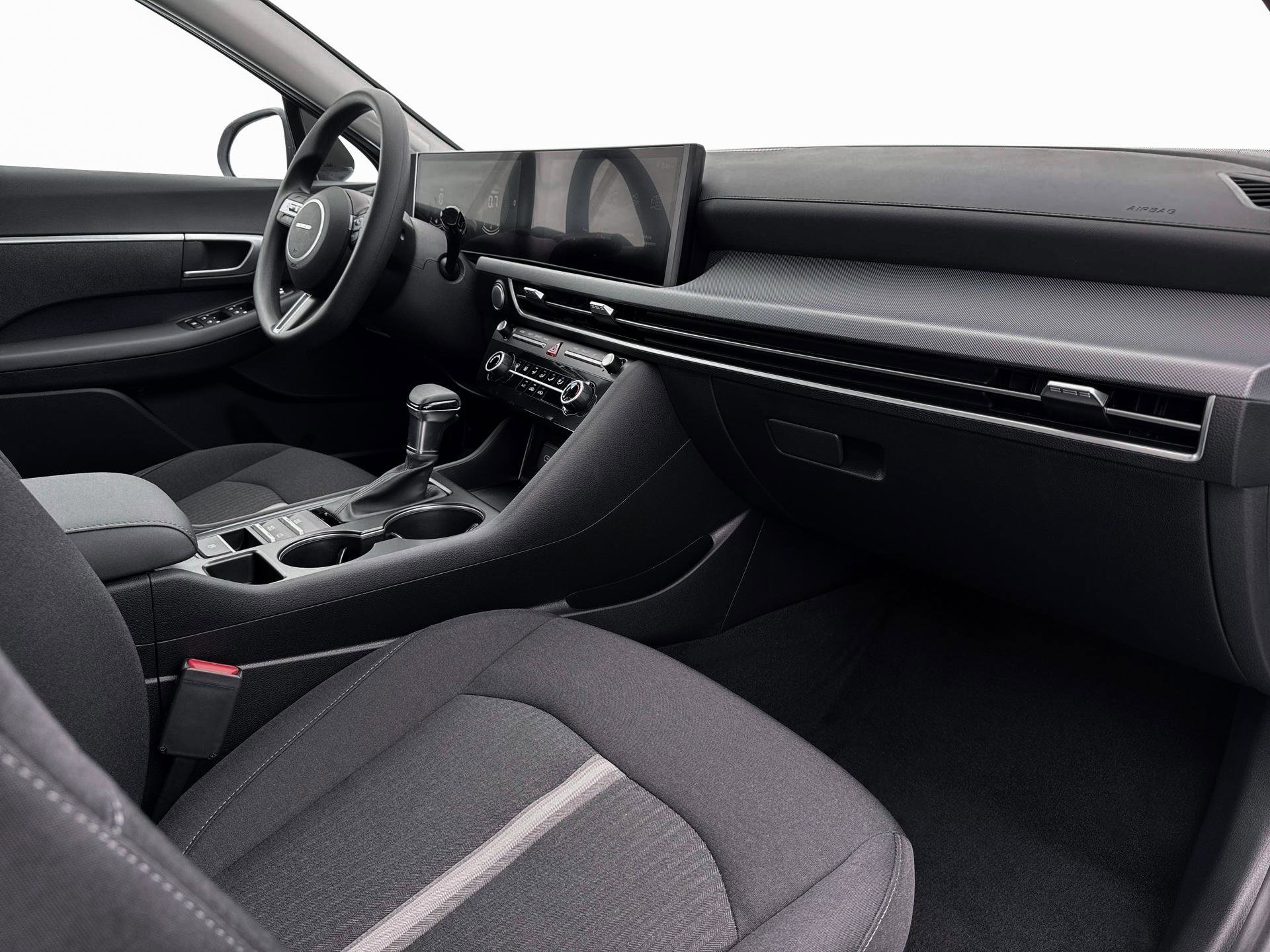 New 2026 Aero Silver Hyundai SE image 15