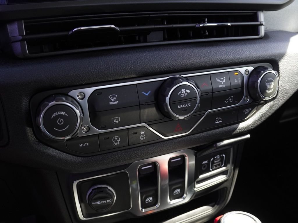 New 2026 Anvil Clear-Coat Exterior Paint Jeep Sport image 14