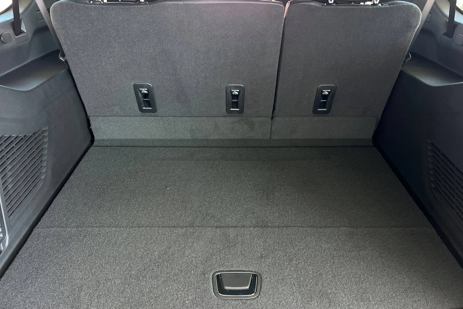 2026 GMC Yukon XL Denali - Photo 14