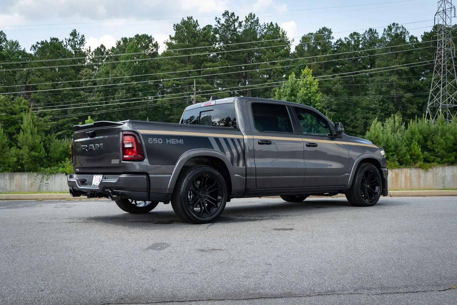 New 2026 Granite Crystal Metallic Clear-Coat Exterior Paint RAM Big Horn with DC 650 Supercharged Package image 26