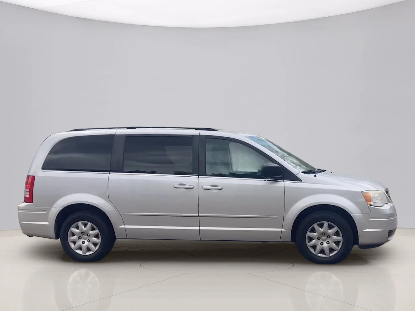 Used 2010 Silver Chrysler LX image 6