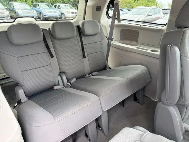 Used 2009 Green Chrysler Touring image 25