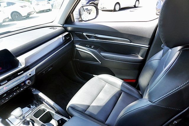 Used 2024 Silver Kia S image 31