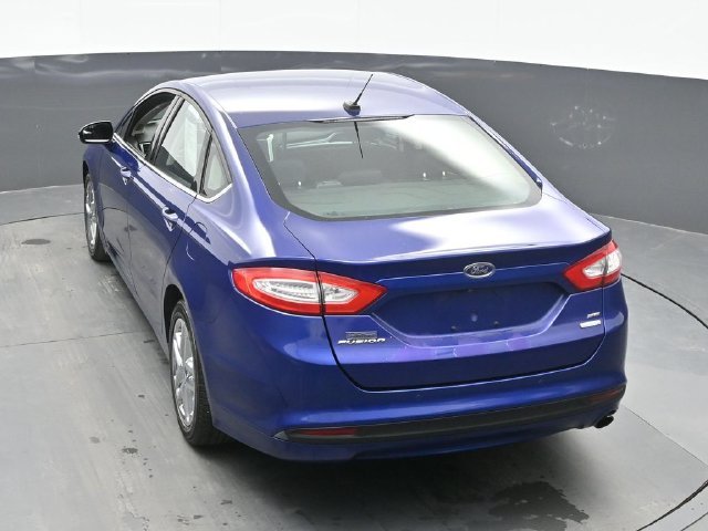 Used 2016 Blue Ford SE image 10