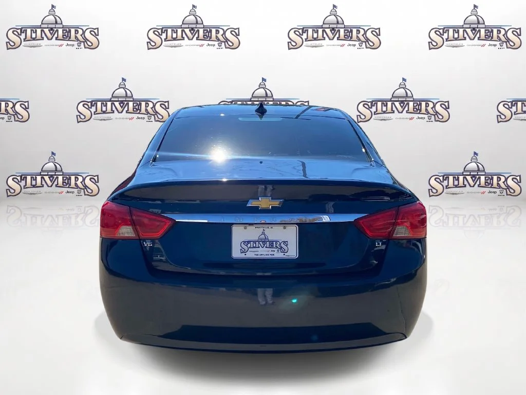 Used 2019 Blue Chevrolet LT image 7