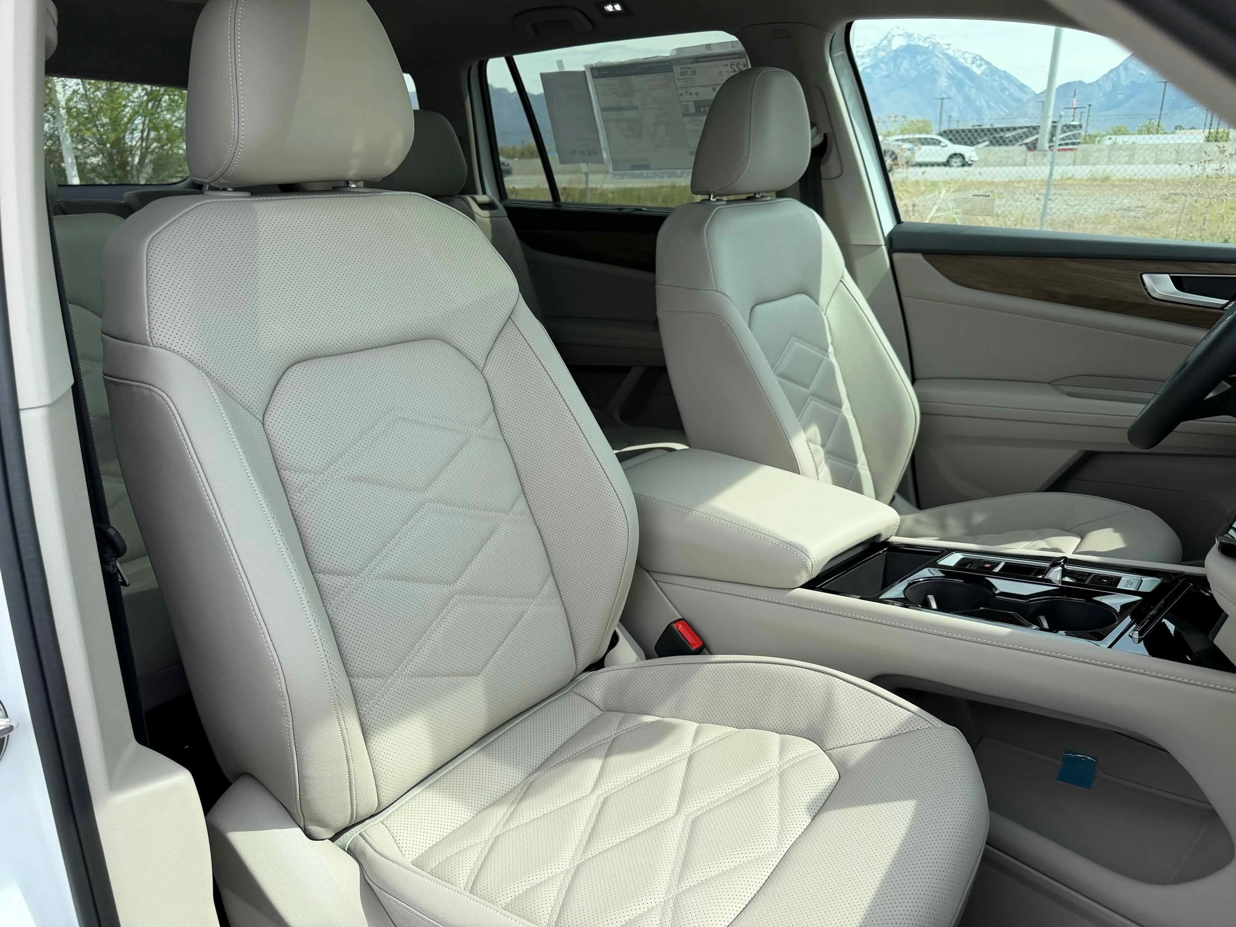 New 2026 Opal White Volkswagen 2.0T SE w/Technology image 31