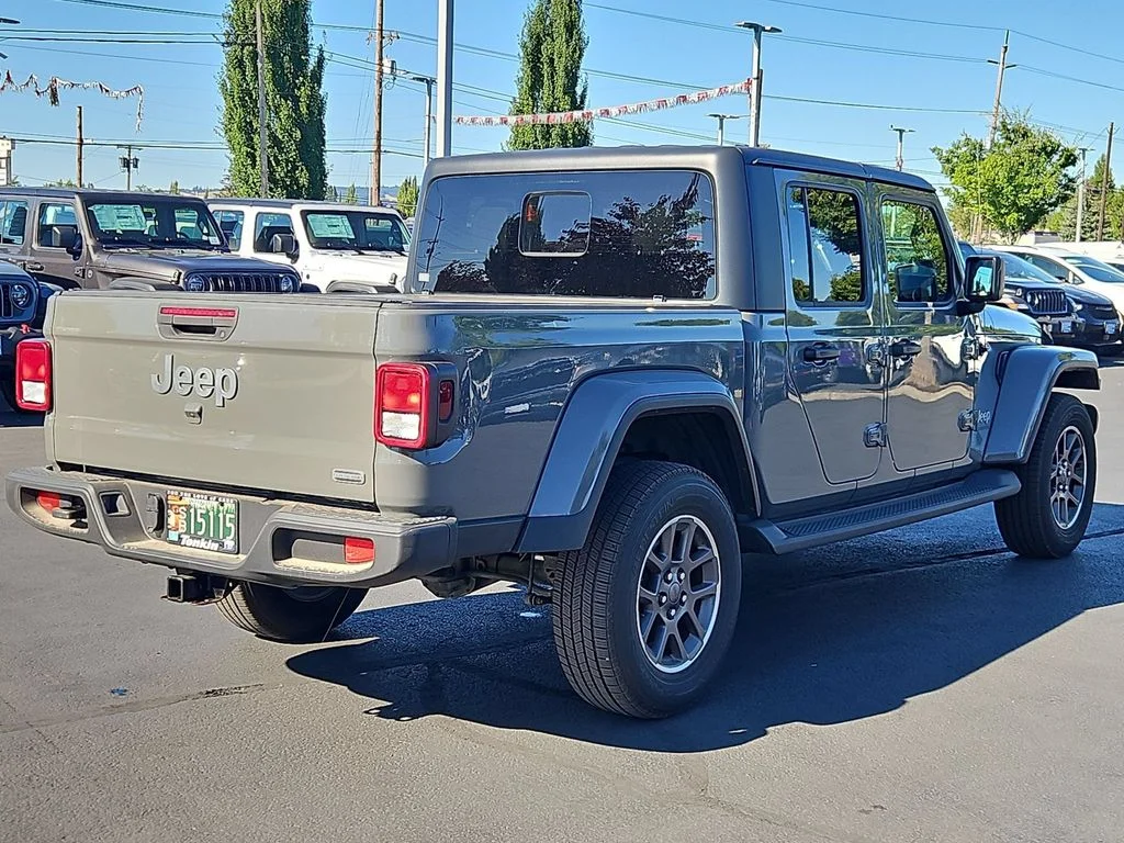 Used 2021 Sting-Gray Clearcoat Jeep Overland image 6