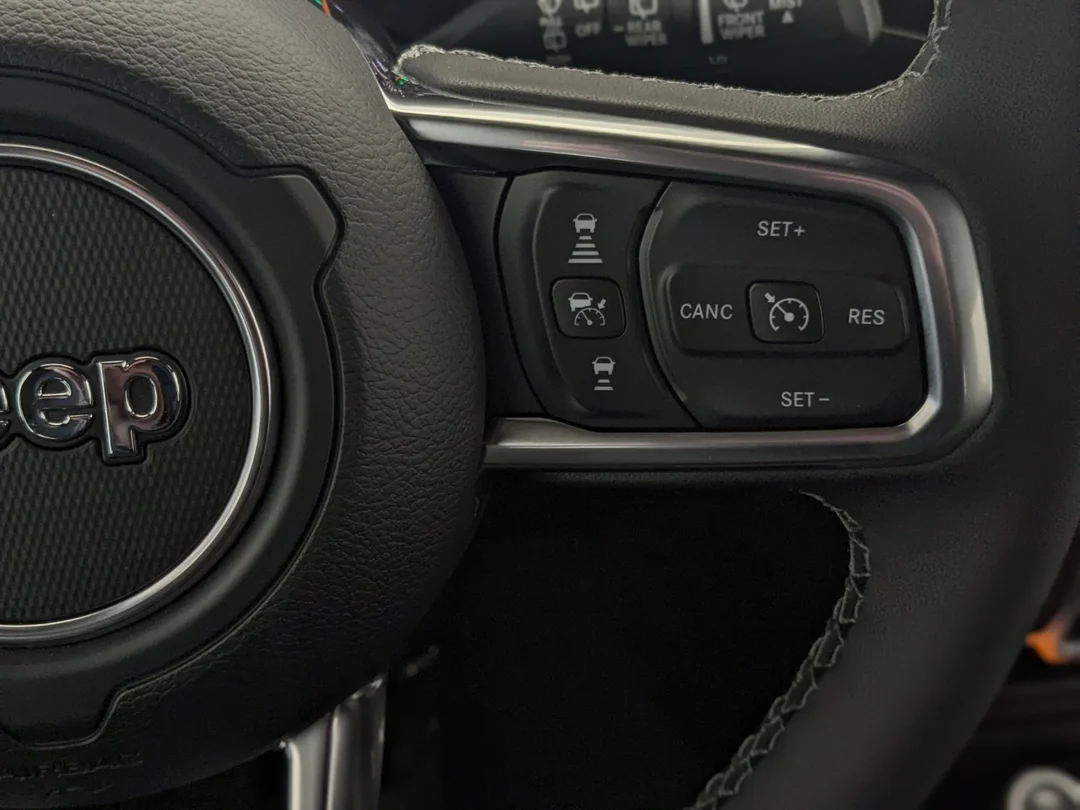 New 2026 Black Jeep Sahara - - 4x4 - McKinley Leather Seats - Body? Colour Hardtop - Side Steps & More! image 17