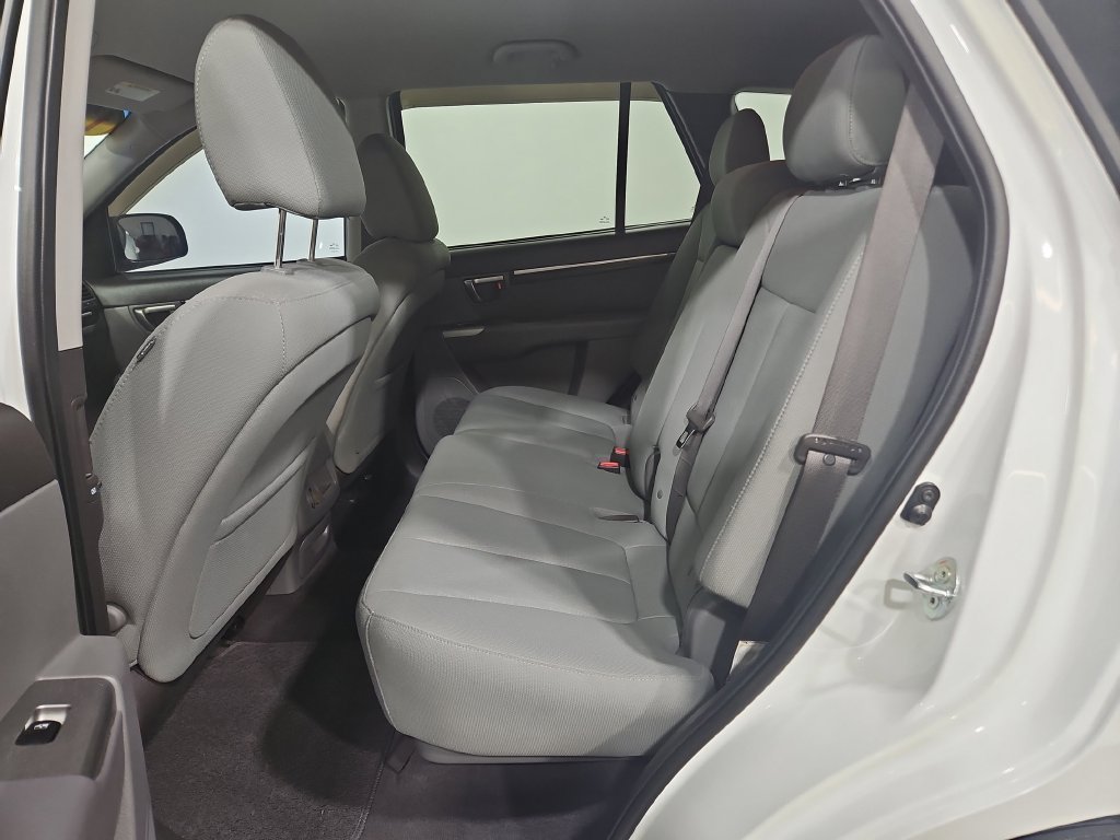 Used 2012 White Hyundai GLS image 19