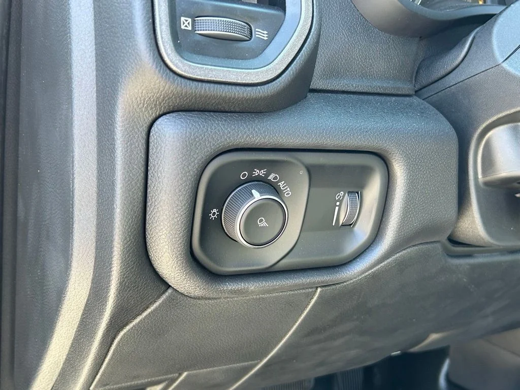 2022 RAM Ram 2500 Pickup Tradesman - Photo 32