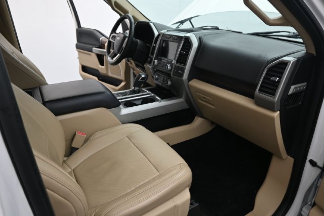 Used 2017 White Platinum Clearcoat Metallic Ford Lariat image 34