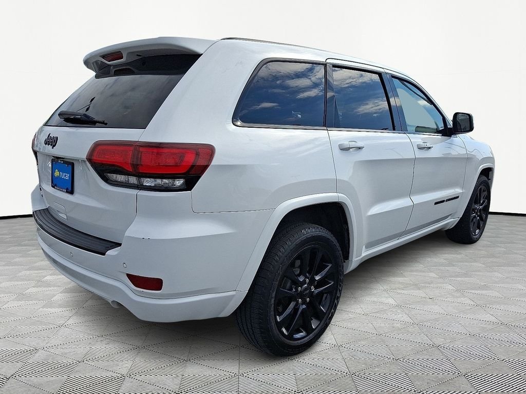 Used 2017 White Jeep Altitude image 7